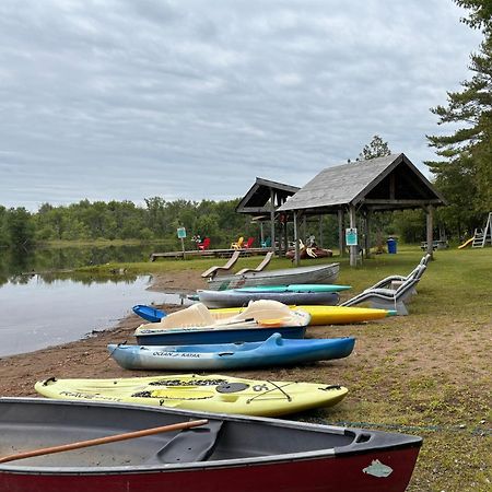 Lakefront Hideaway Resort Kawartha Lakes Exteriér fotografie