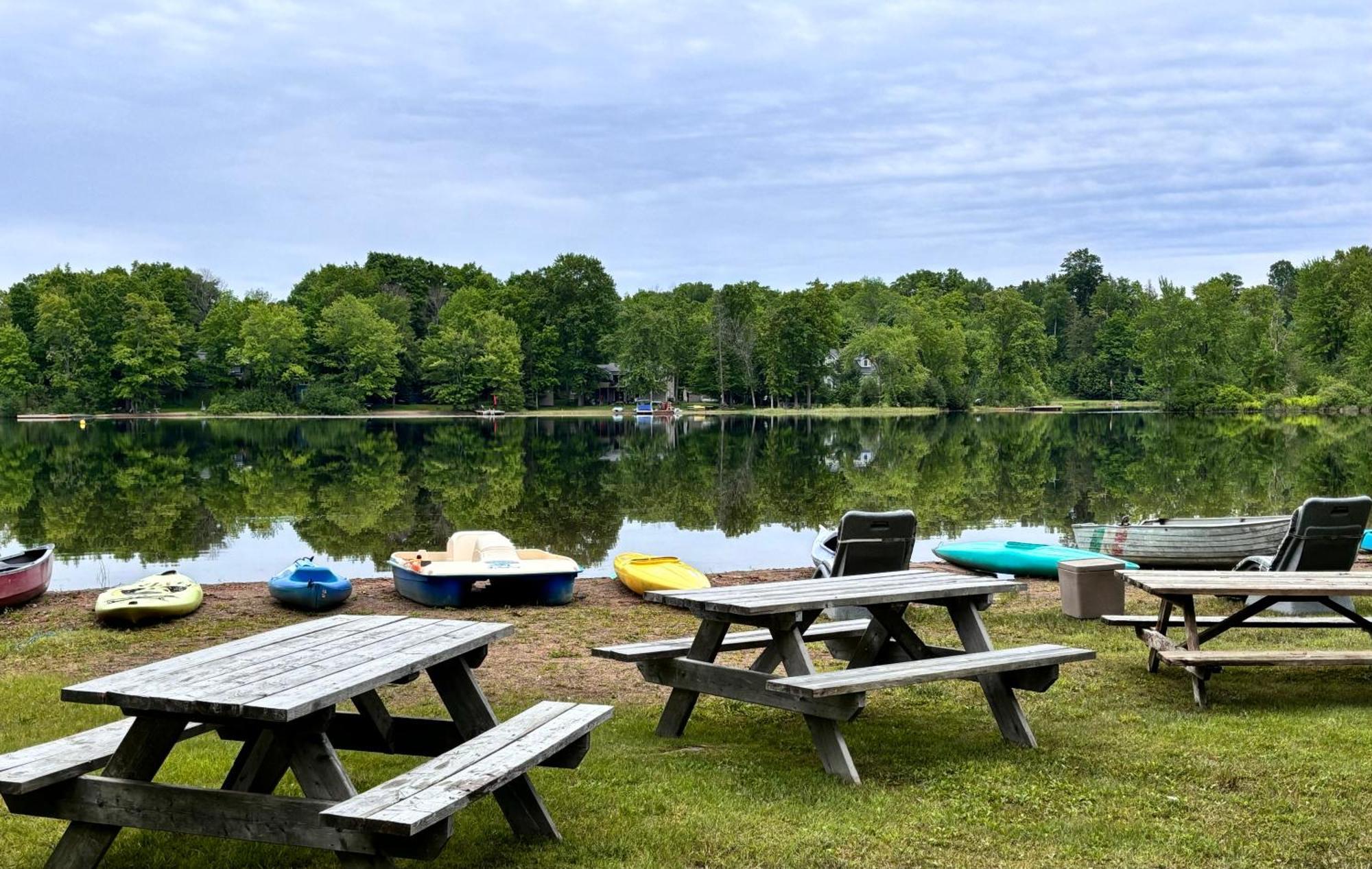 Lakefront Hideaway Resort Kawartha Lakes Exteriér fotografie