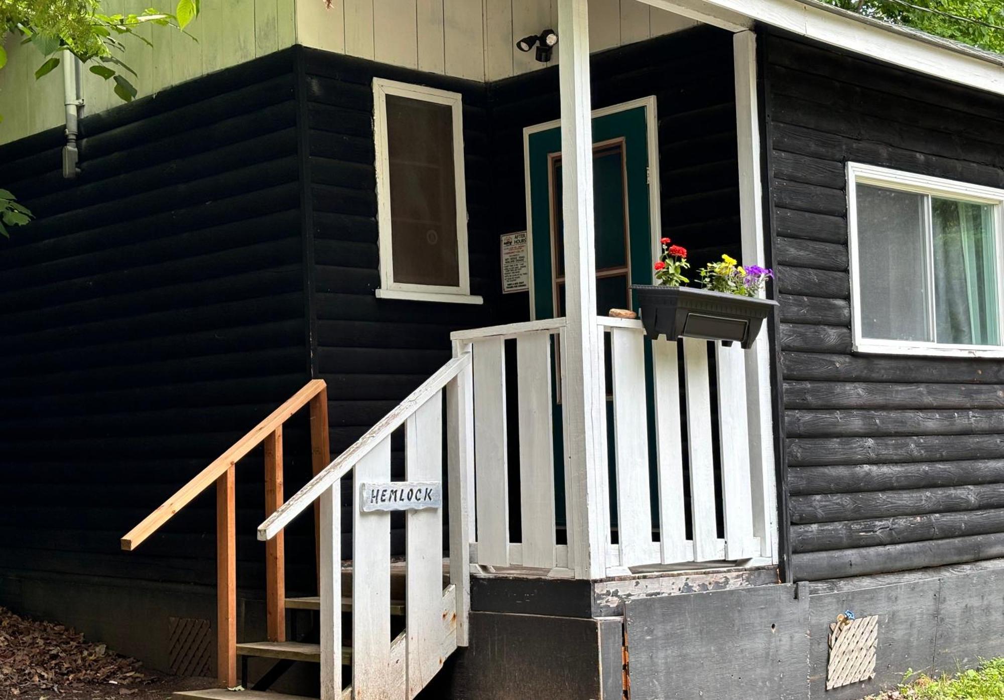 Lakefront Hideaway Resort Kawartha Lakes Exteriér fotografie