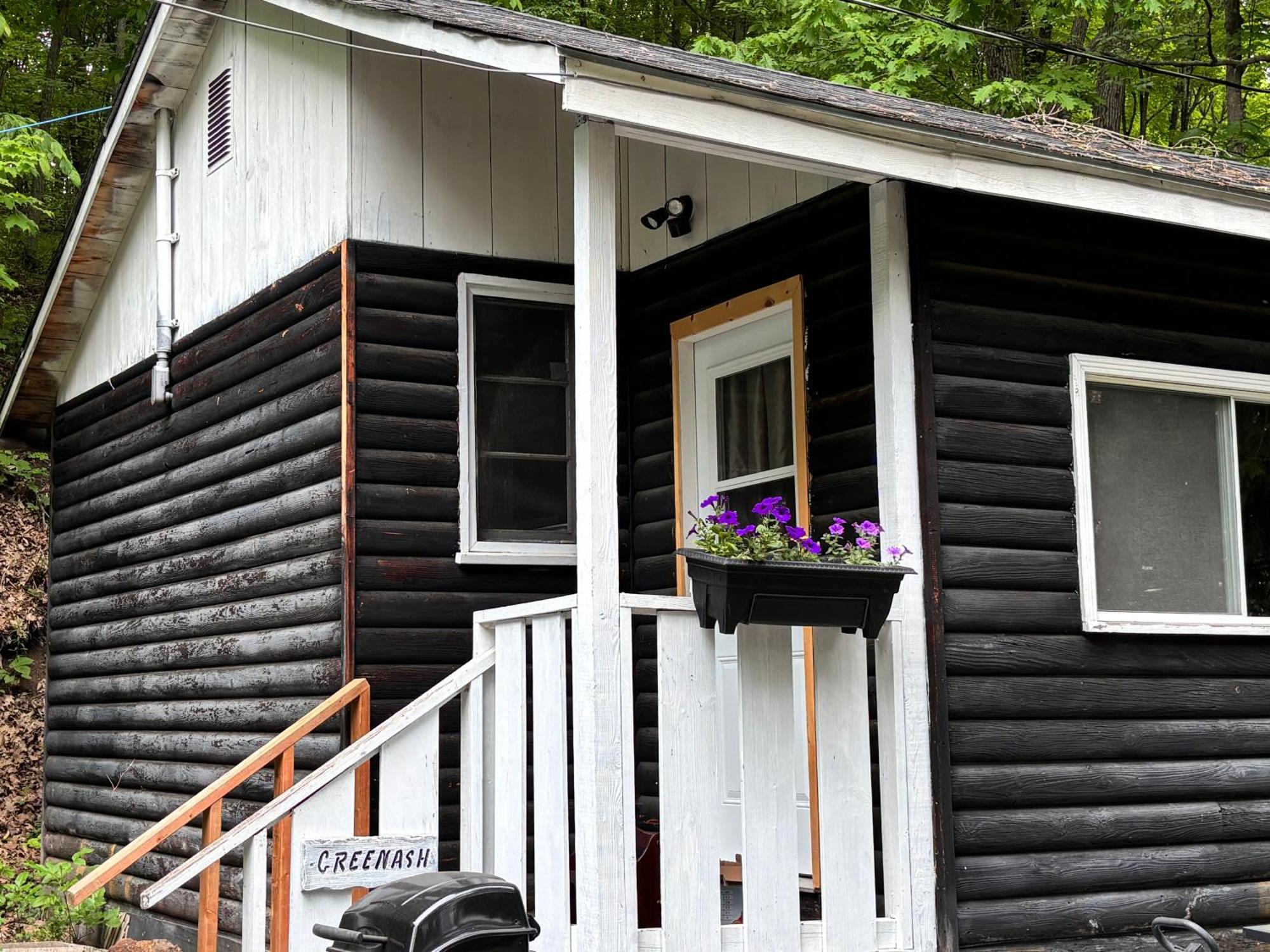 Lakefront Hideaway Resort Kawartha Lakes Exteriér fotografie